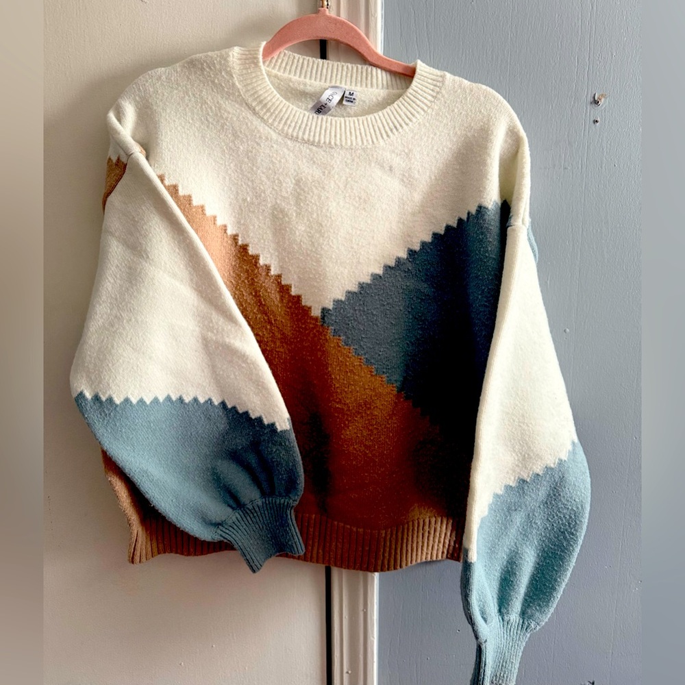 Cream and Blue Crew Neck Sweater